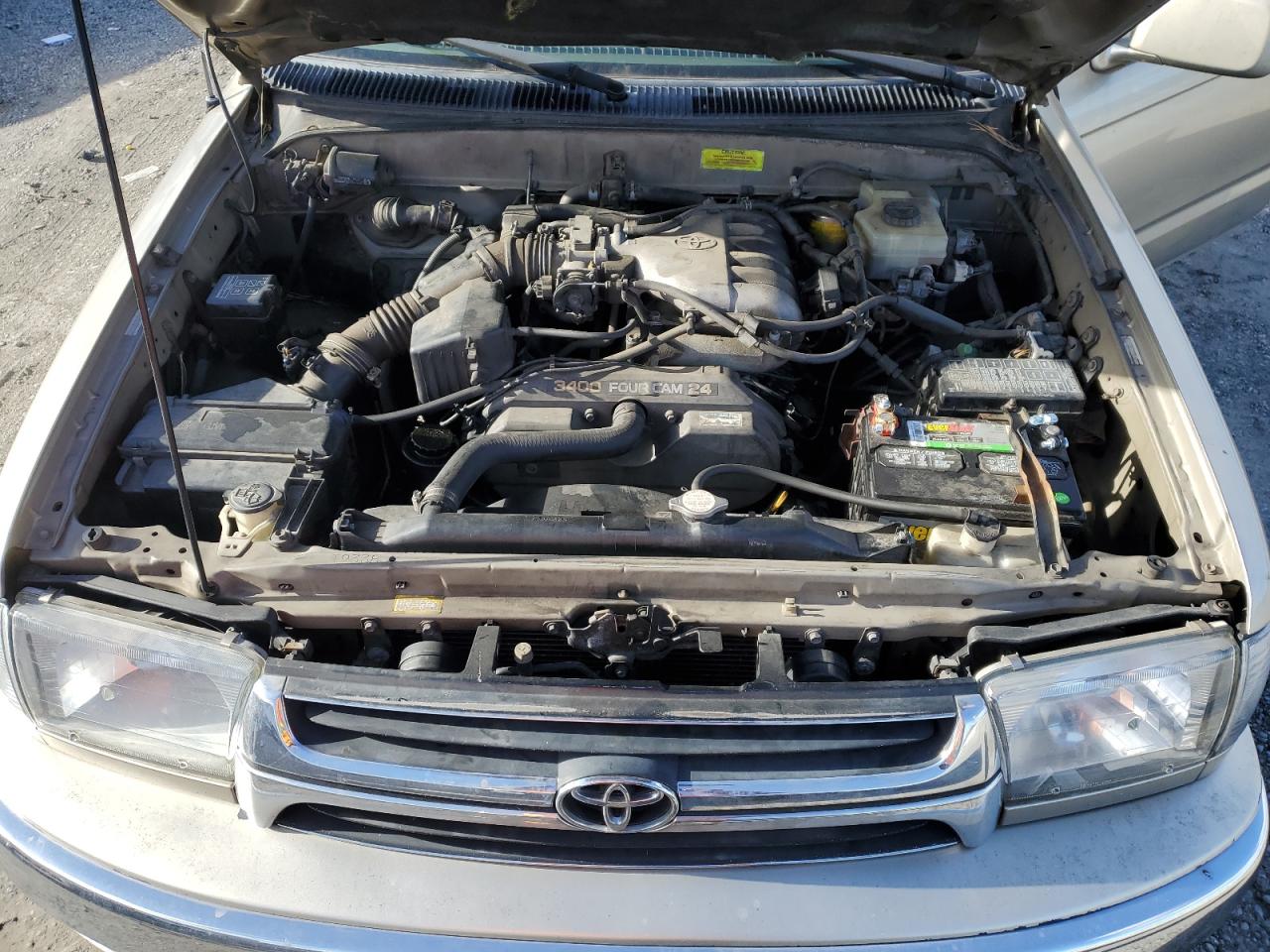 2001 Toyota 4Runner - Image 12