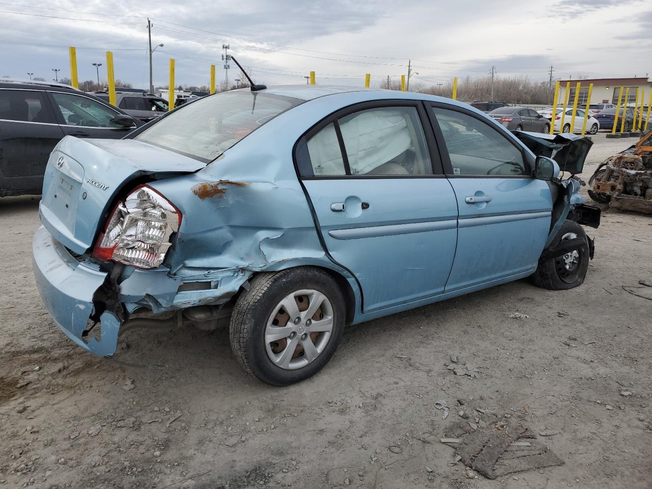 2010 Hyundai Accent - Image 3