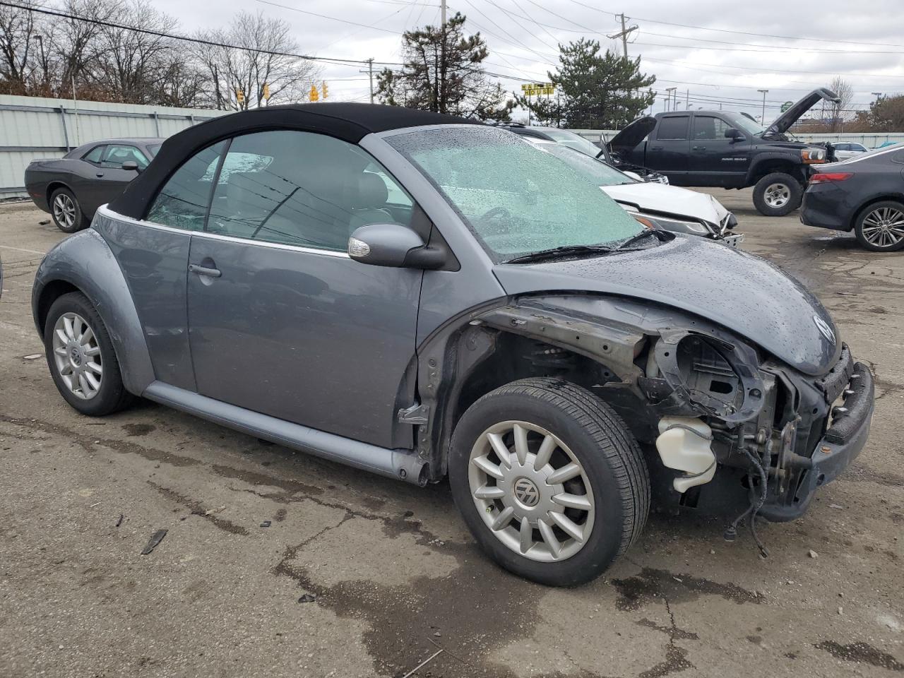 2005 Volkswagen Beetle - Image 4