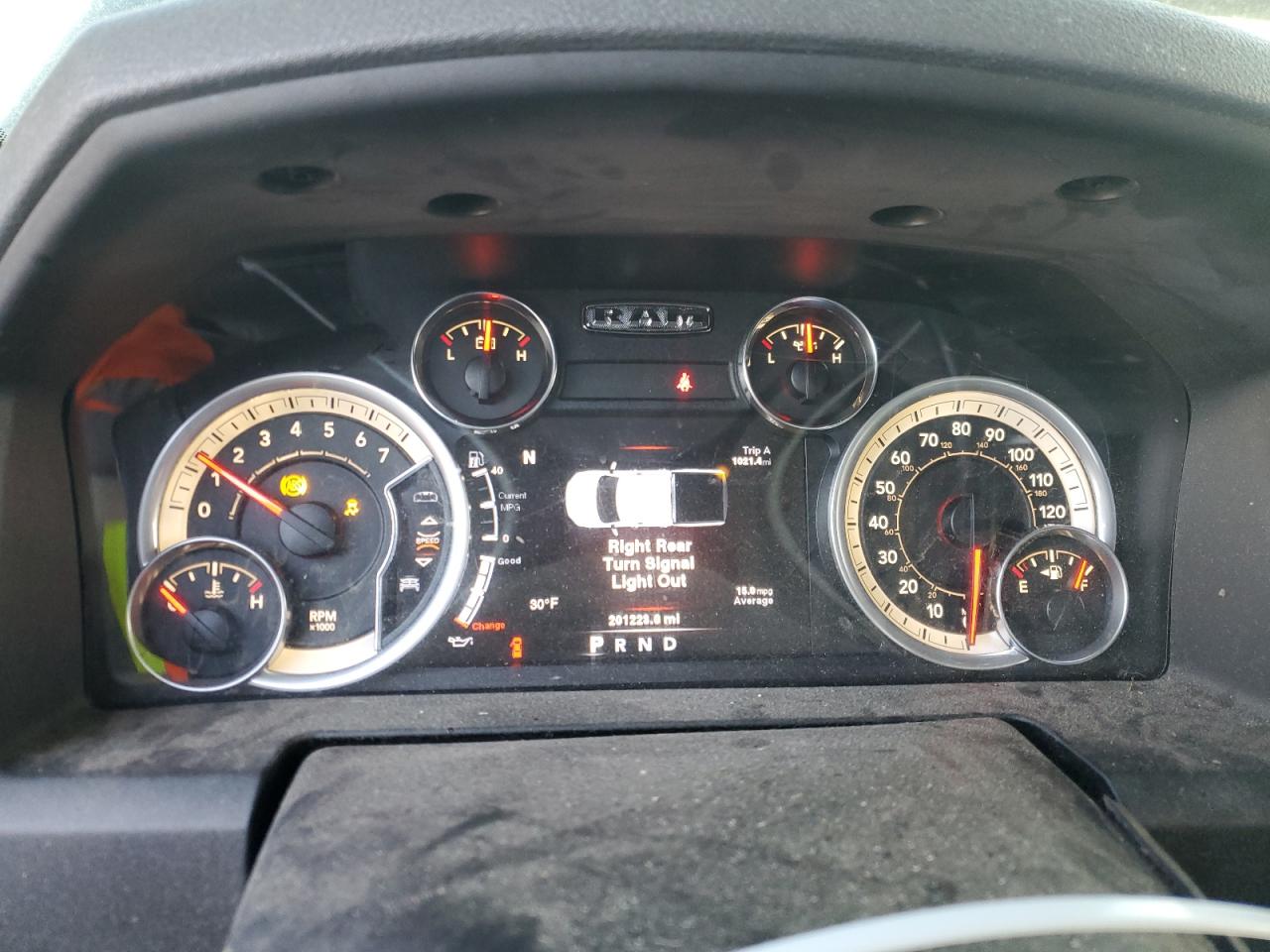 2013 RAM 1500 - Image 9