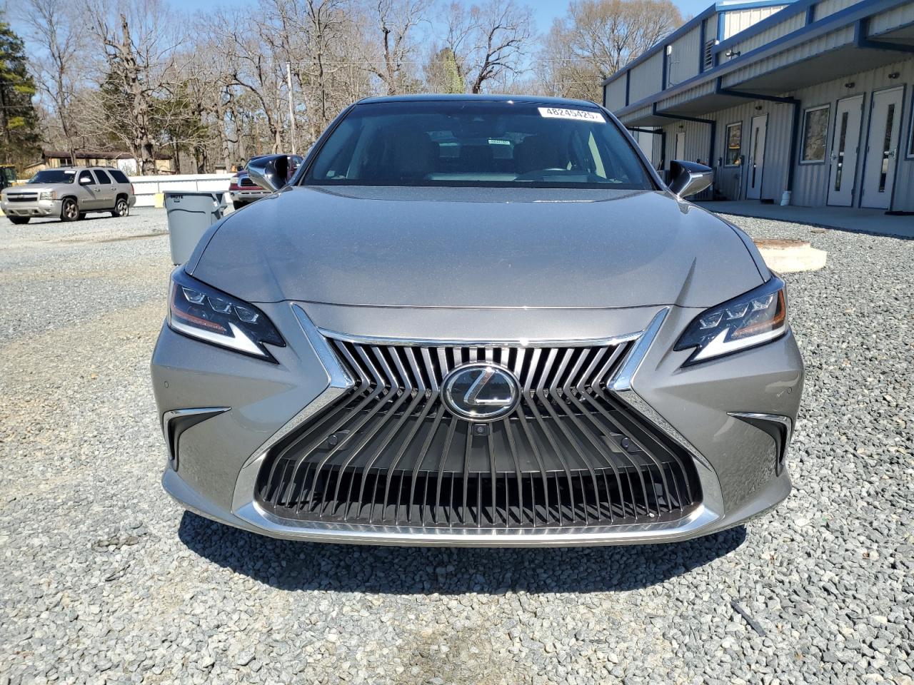 2020 Lexus ES - Image 5