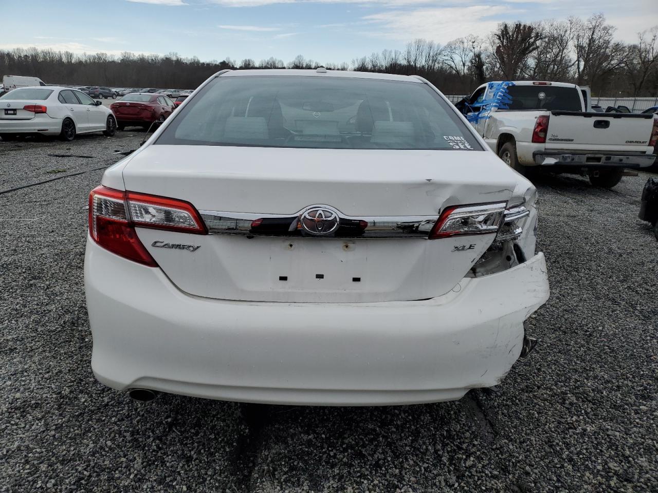 2014 Toyota Camry - Image 6