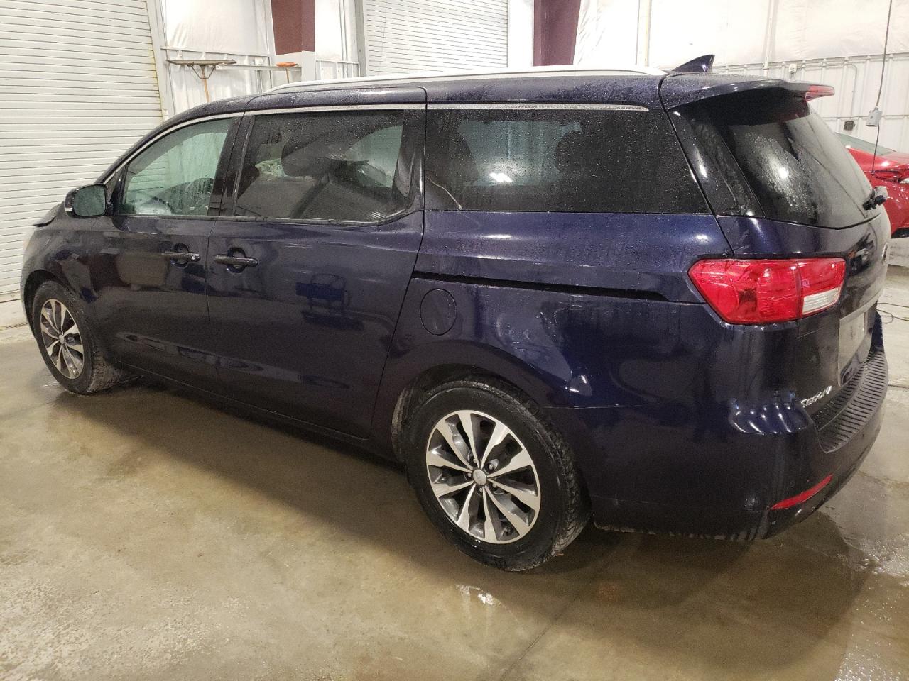 2018 Kia Sedona - Image 2