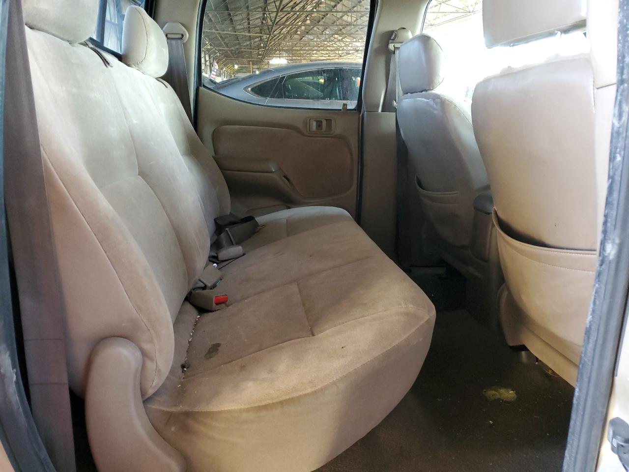 2004 Toyota Tacoma - Image 10