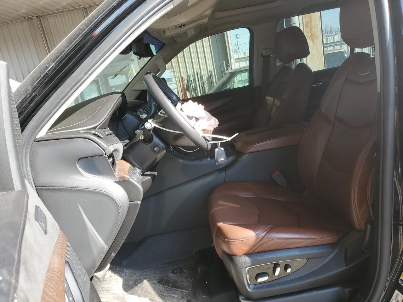 2020 Cadillac Escalade - Image 7
