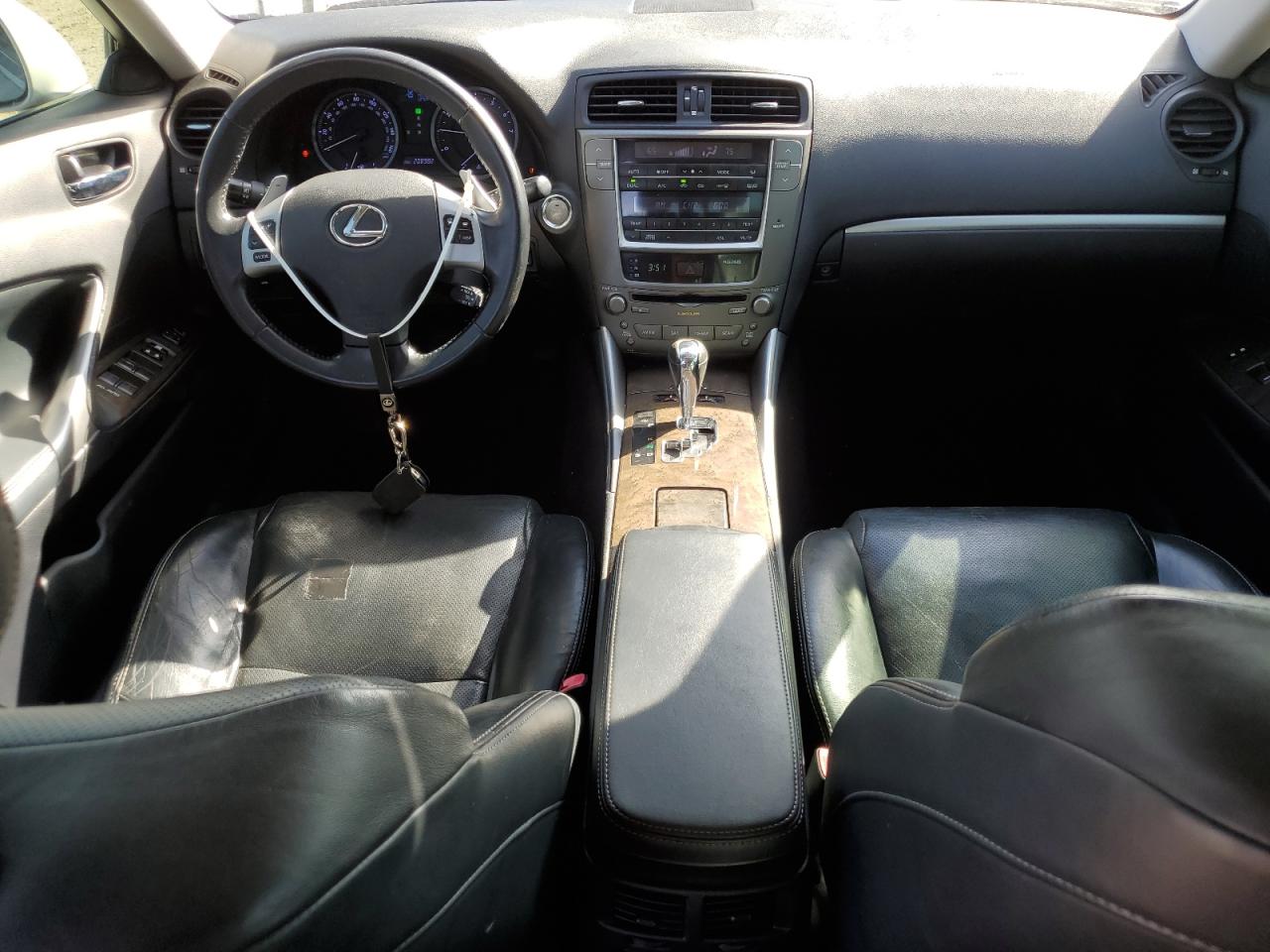 2011 Lexus IS - Image 8