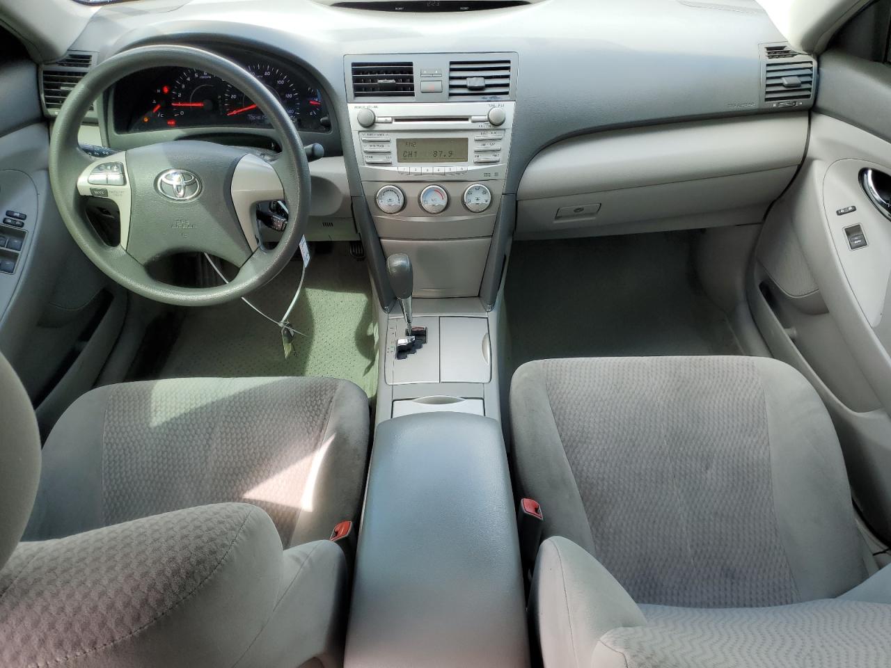 2011 Toyota Camry - Image 8