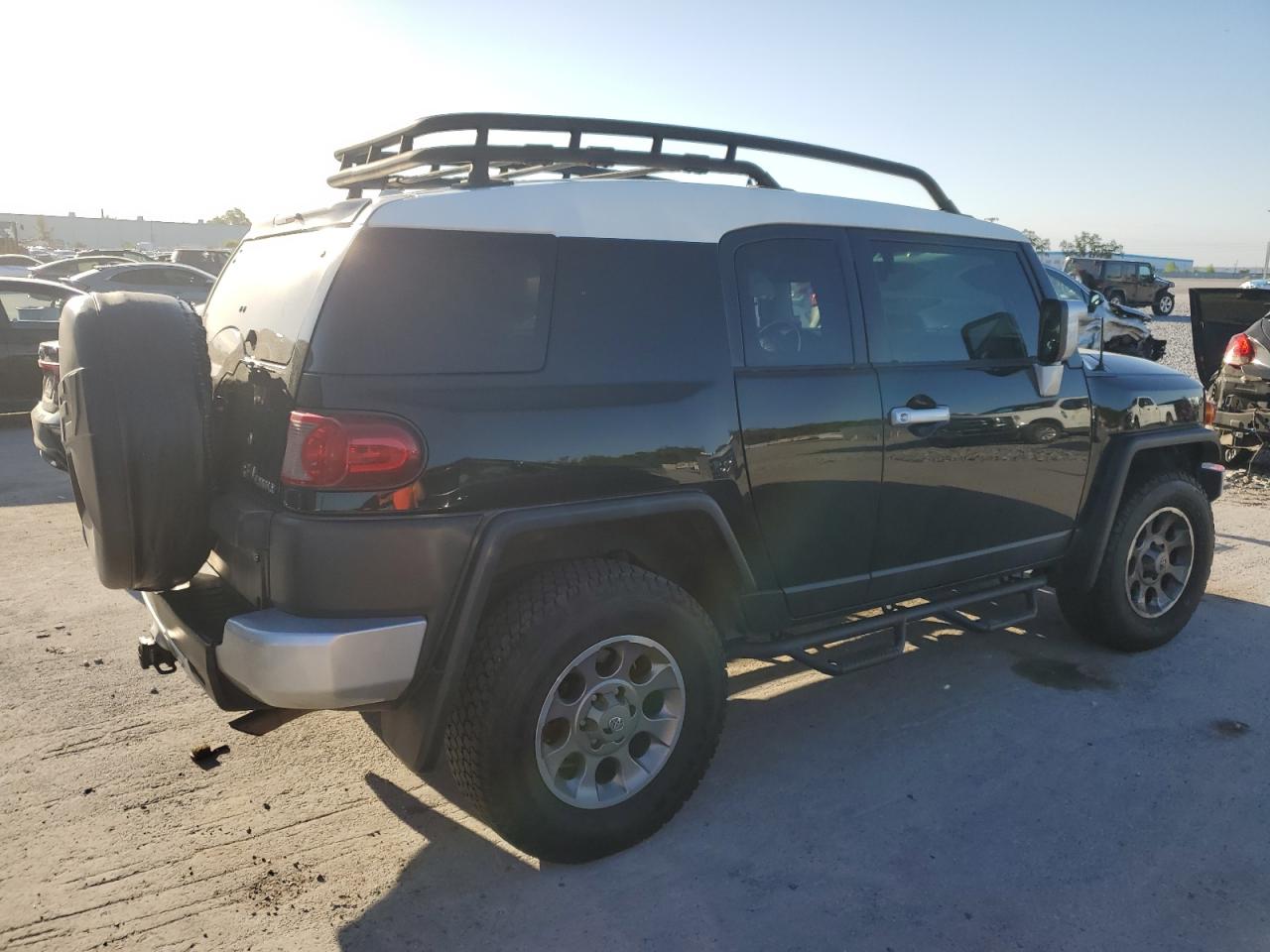 2011 Toyota FJ Cruiser - Image 3