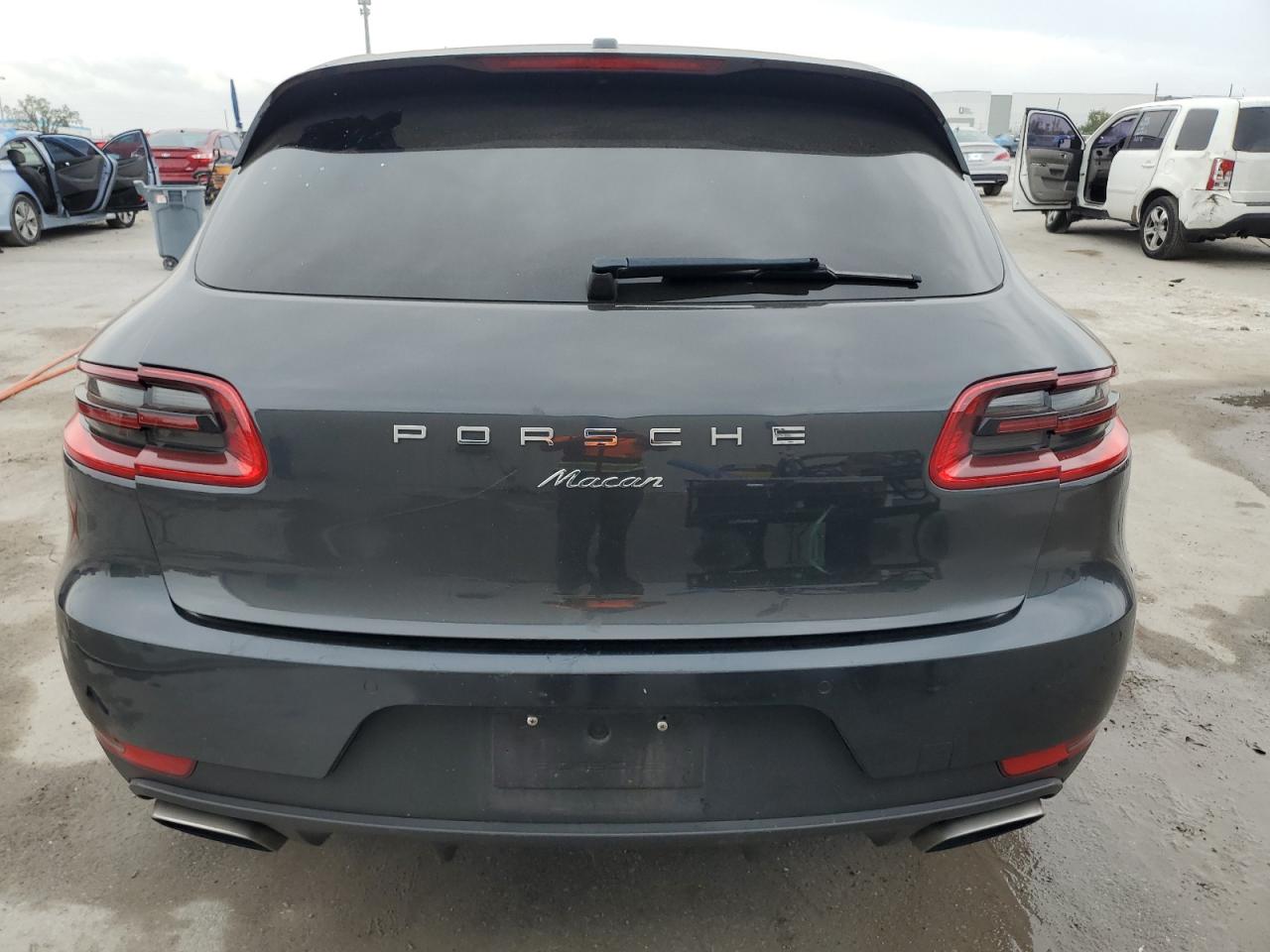 2017 Porsche Macan - Image 6