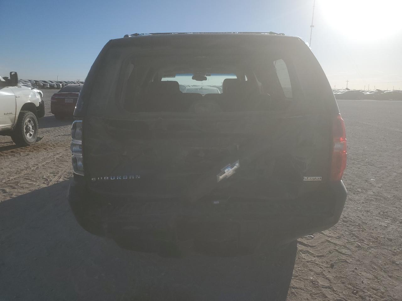 2008 Chevrolet Suburban - Image 6