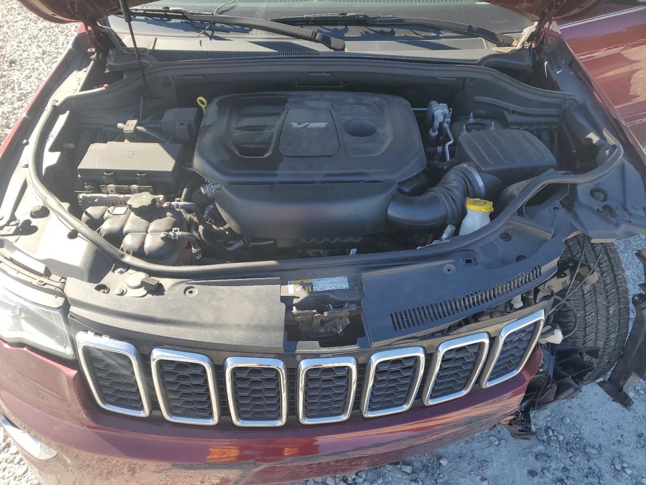 2017 Jeep Grand Cherokee - Image 14