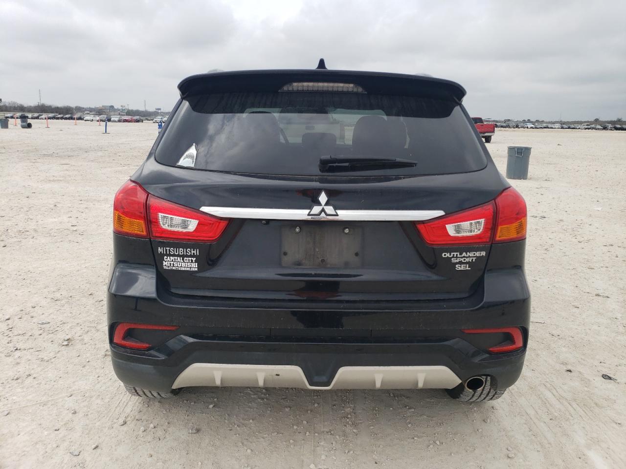 2018 Mitsubishi Outlander - Image 6