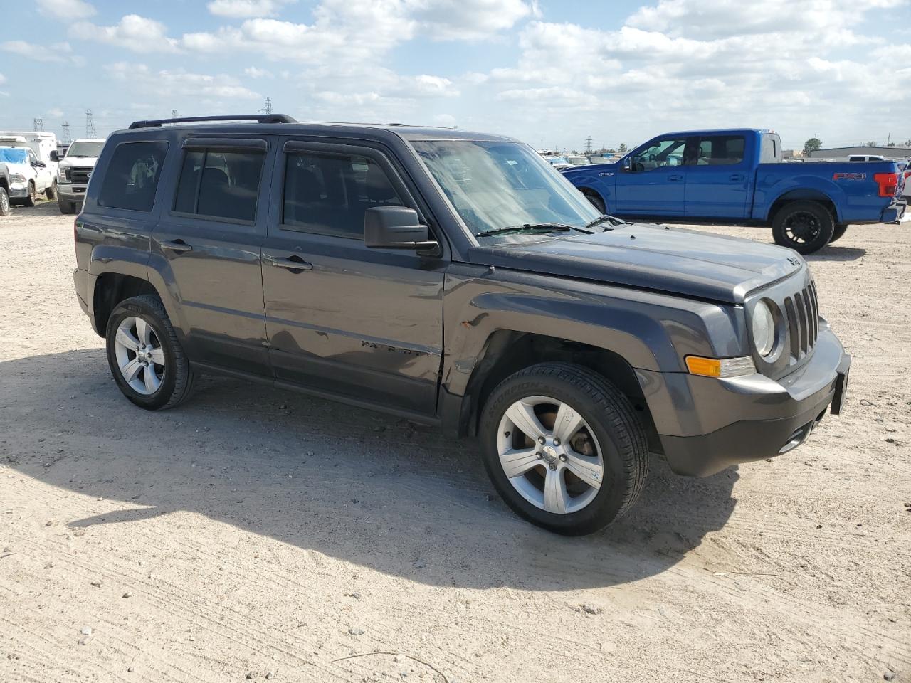 2014 Jeep Liberty (Patriot) - Image 4
