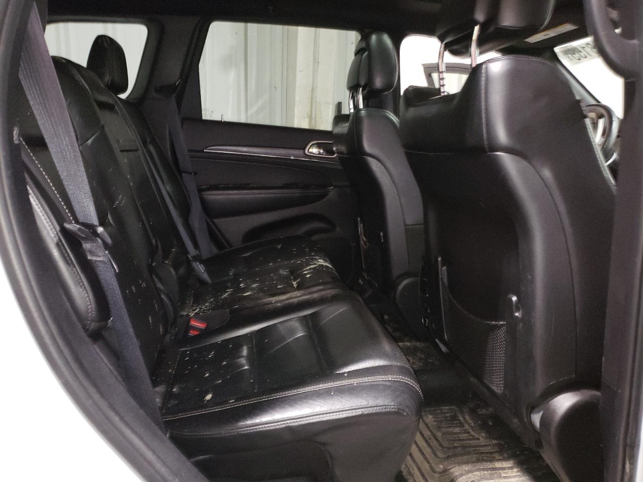 2017 Jeep Grand Cherokee - Image 11