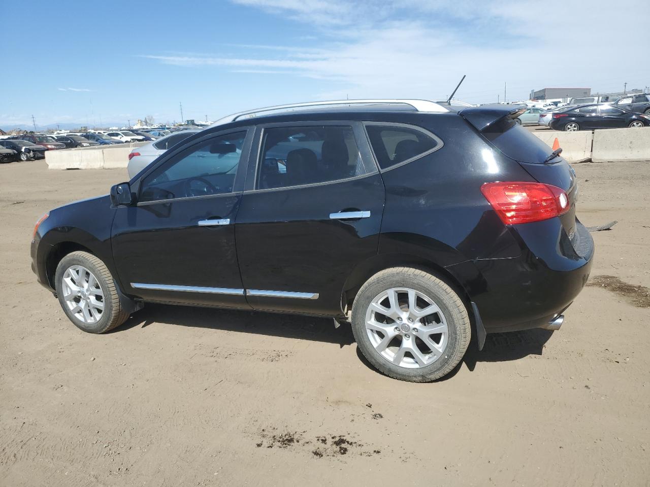 2012 Nissan Rogue - Image 2