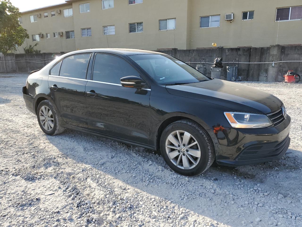 2015 Volkswagen Jetta - Image 4