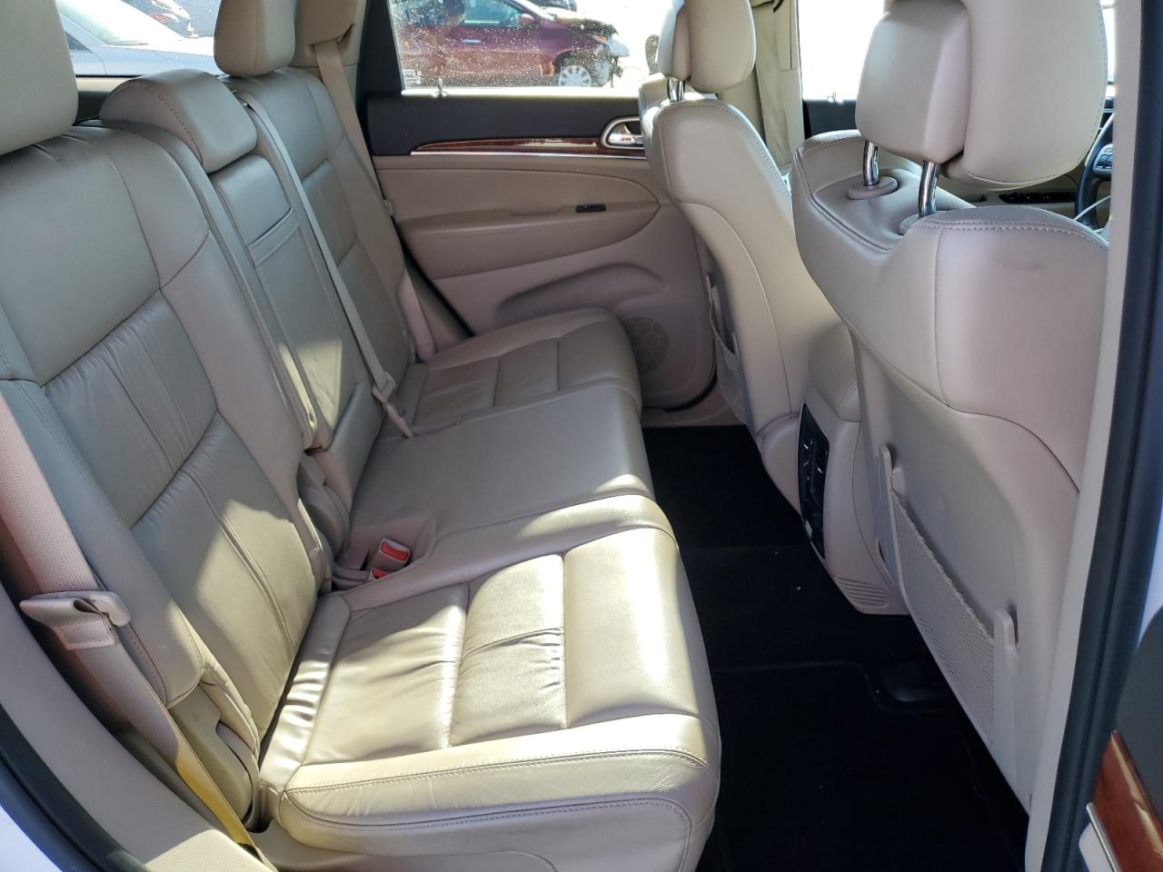 2013 Jeep Grand Cherokee - Image 11