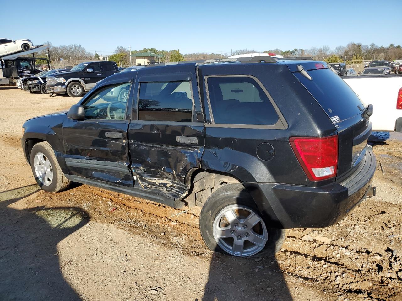 2005 Jeep Grand Cherokee - Image 2
