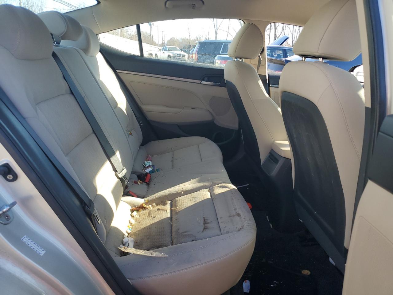 2017 Hyundai Elantra - Image 10