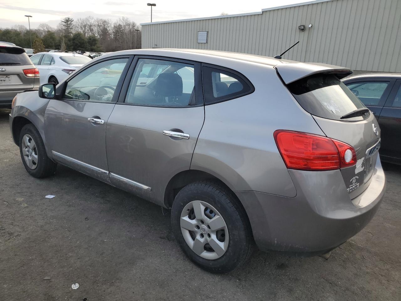 2011 Nissan Rogue - Image 2