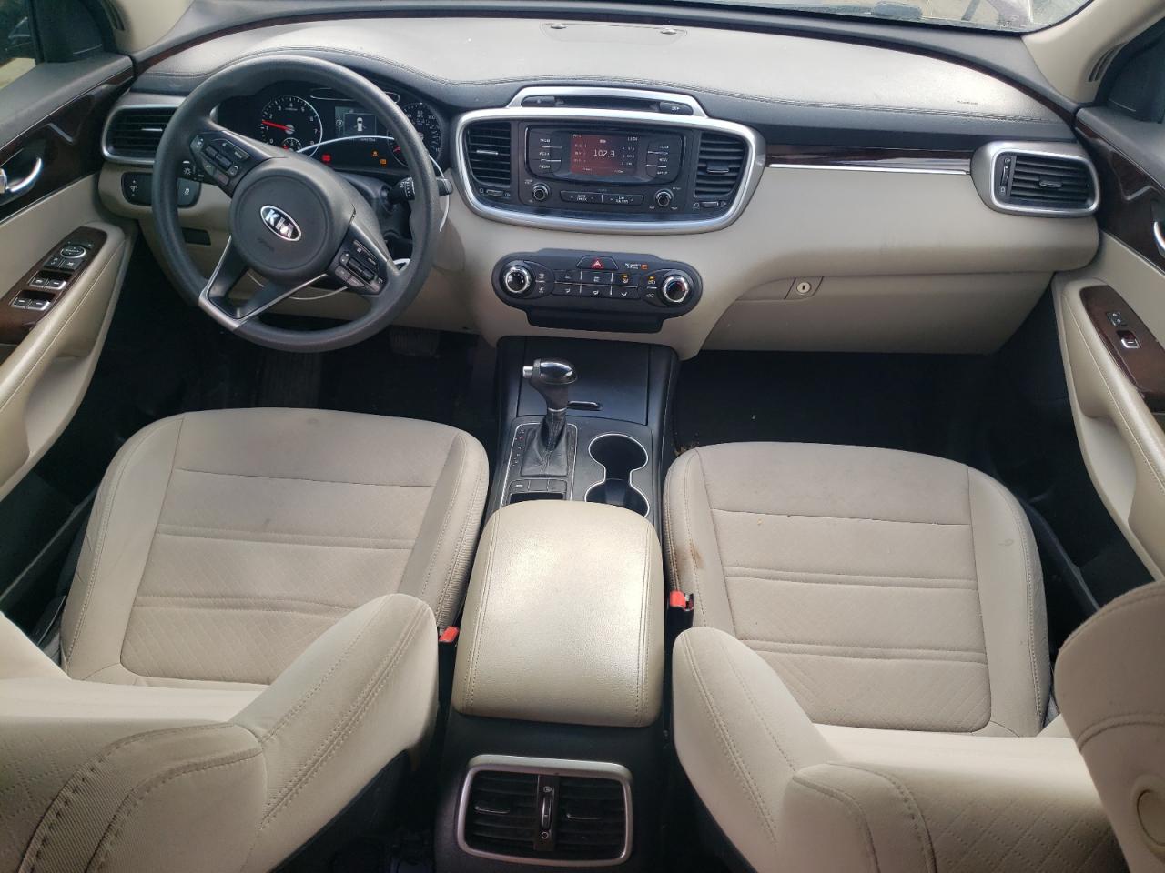 2017 Kia Sorento - Image 8