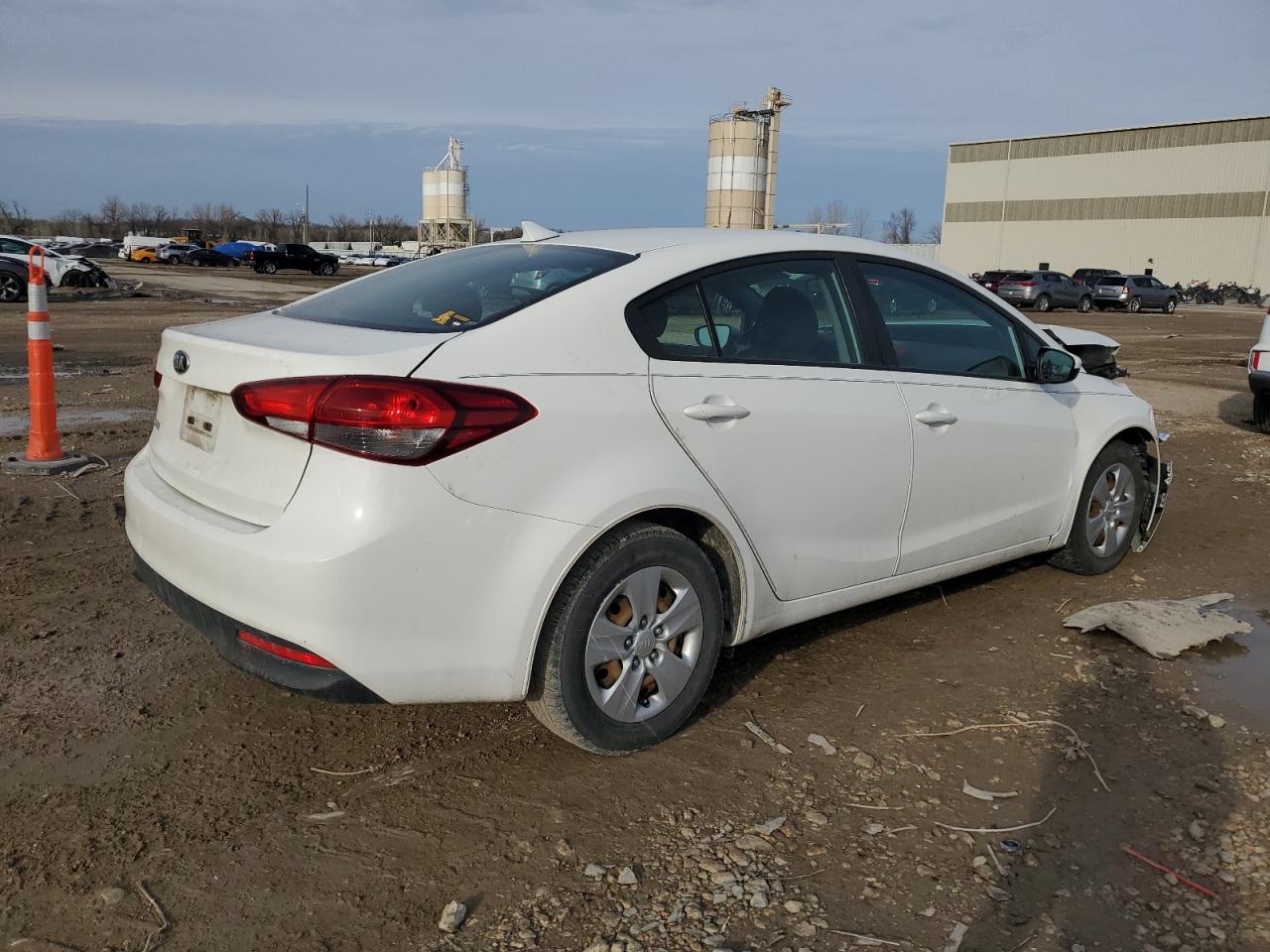 2017 Kia Forte - Image 3