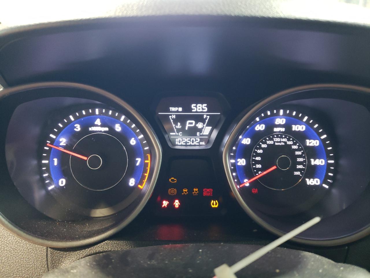 2016 Hyundai Elantra - Image 9