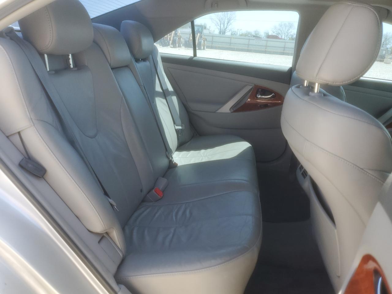 2011 Toyota Camry - Image 10