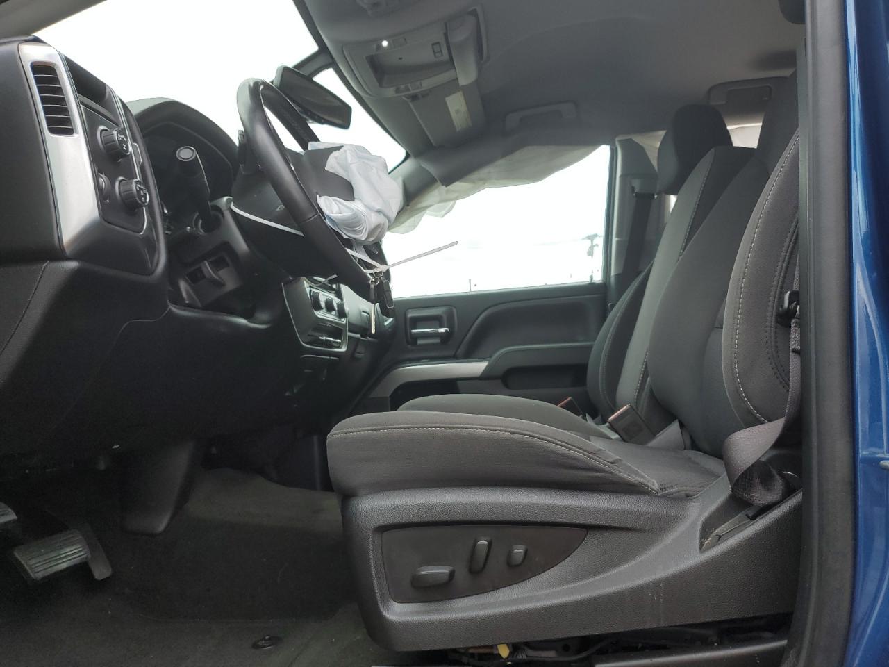 2017 Chevrolet Silverado - Image 7