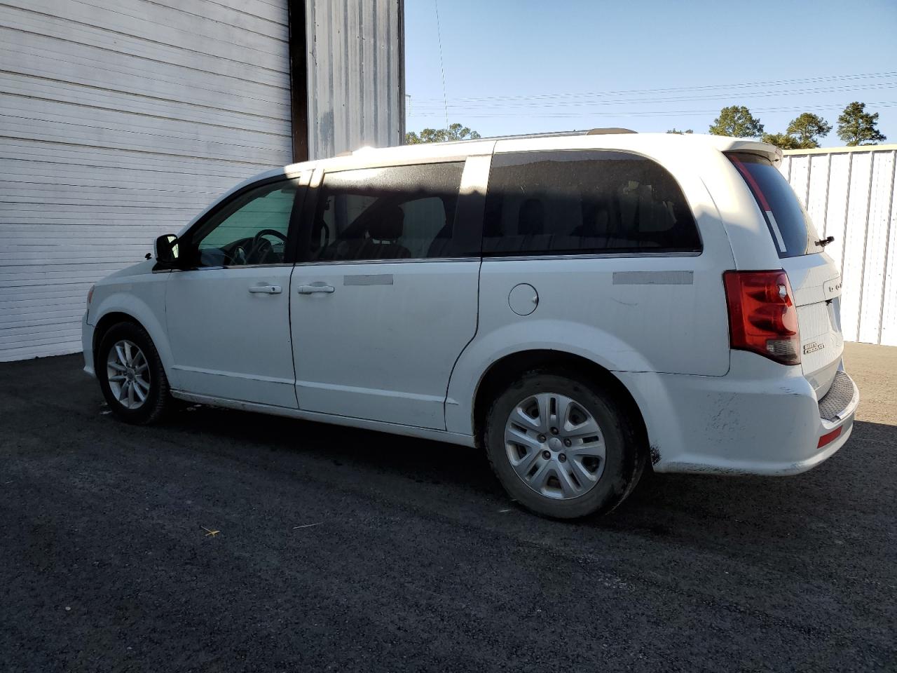 2019 Dodge Caravan - Image 2