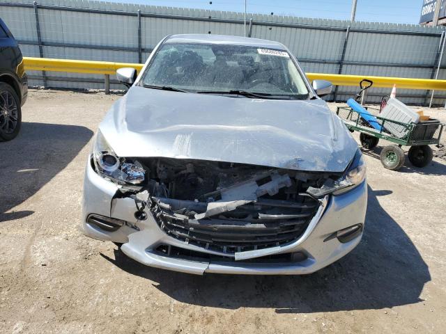  MAZDA 3 2018 Серебристый