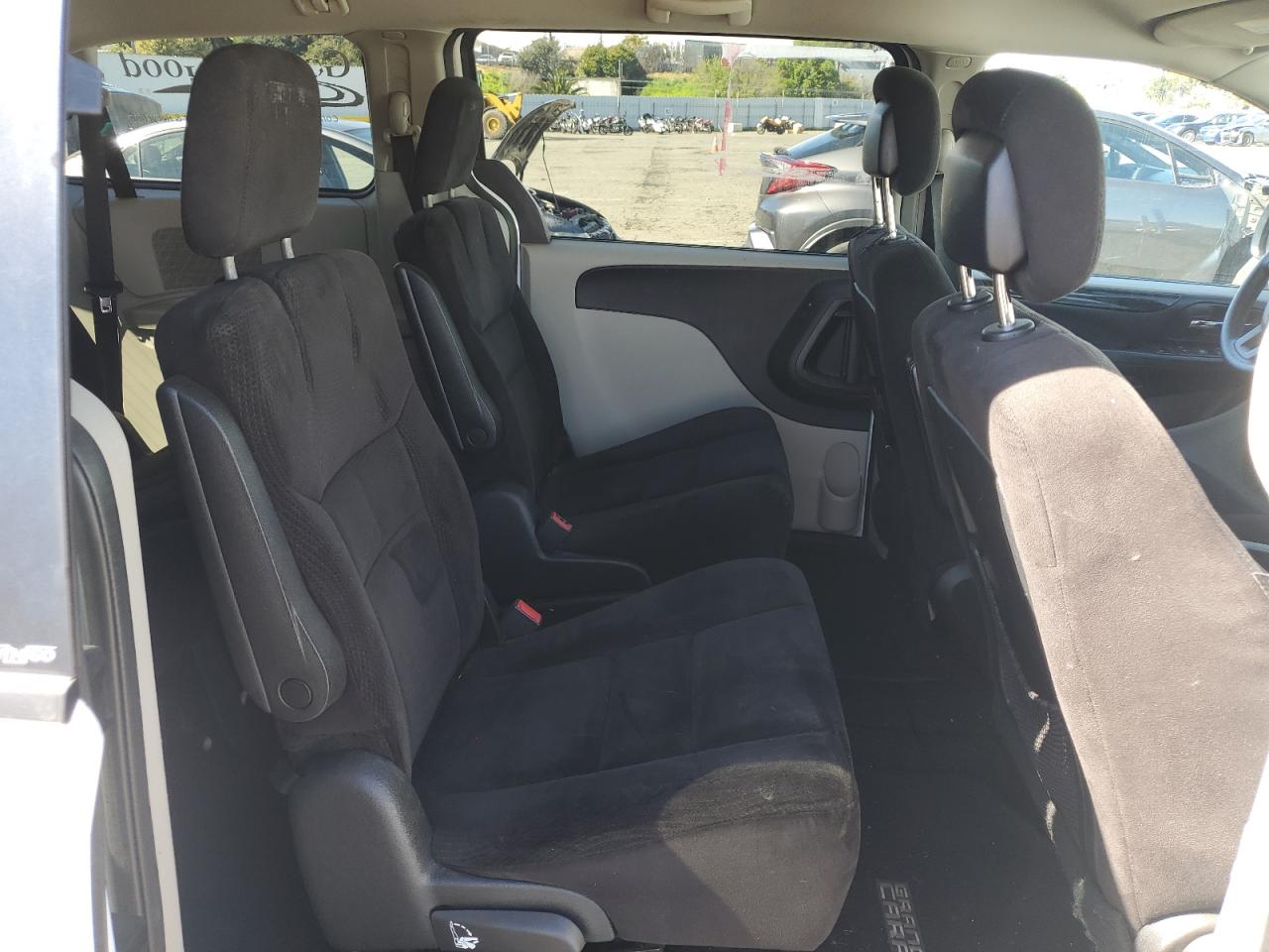2014 Dodge Caravan - Image 11