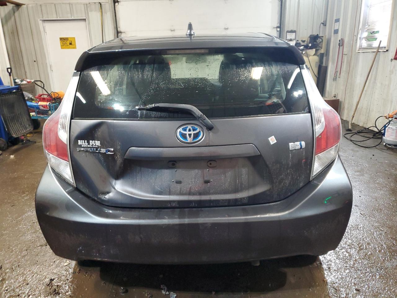 2016 Toyota Prius - Image 6