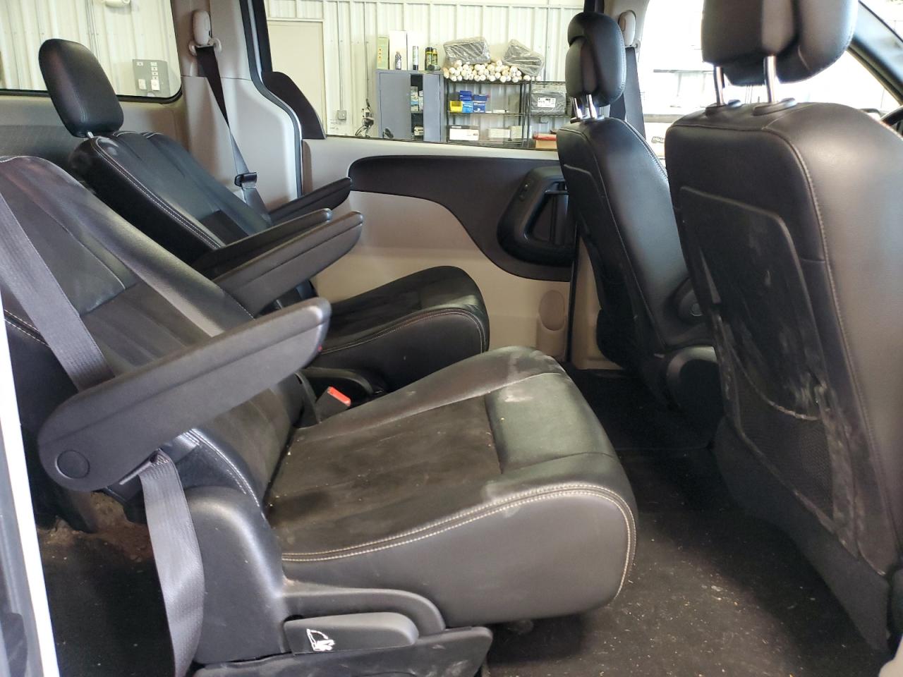 2019 Dodge Caravan - Image 11