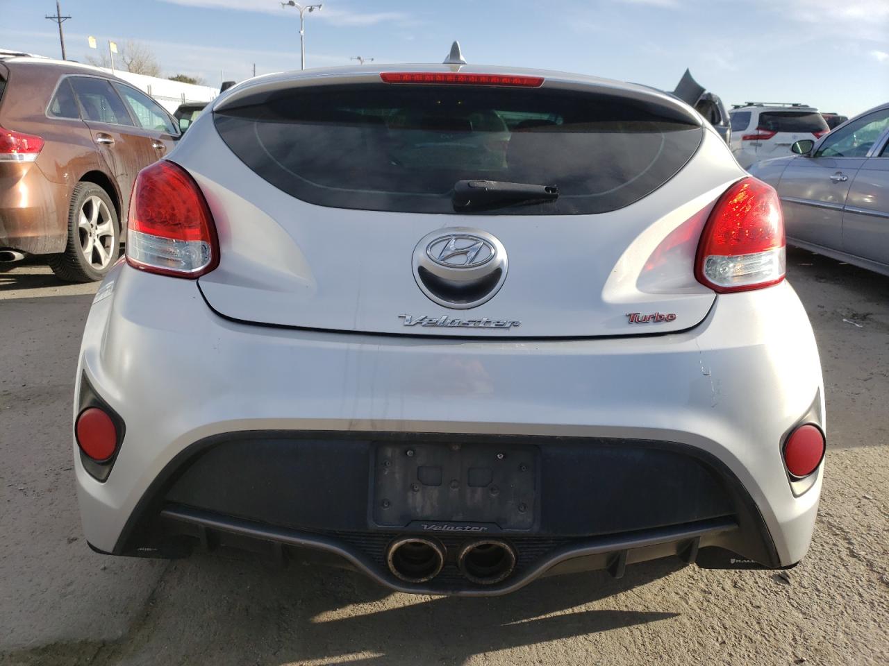 2013 Hyundai Veloster - Image 6