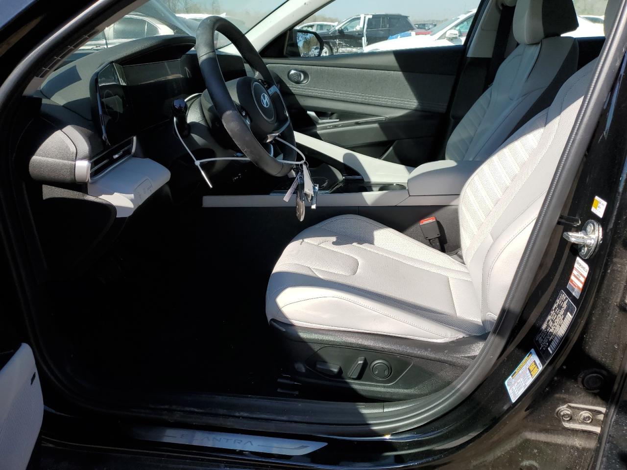 2024 Hyundai Elantra - Image 7