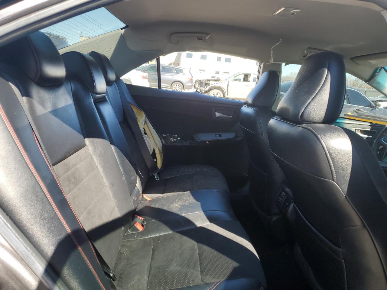 2016 Toyota Camry - Image 10