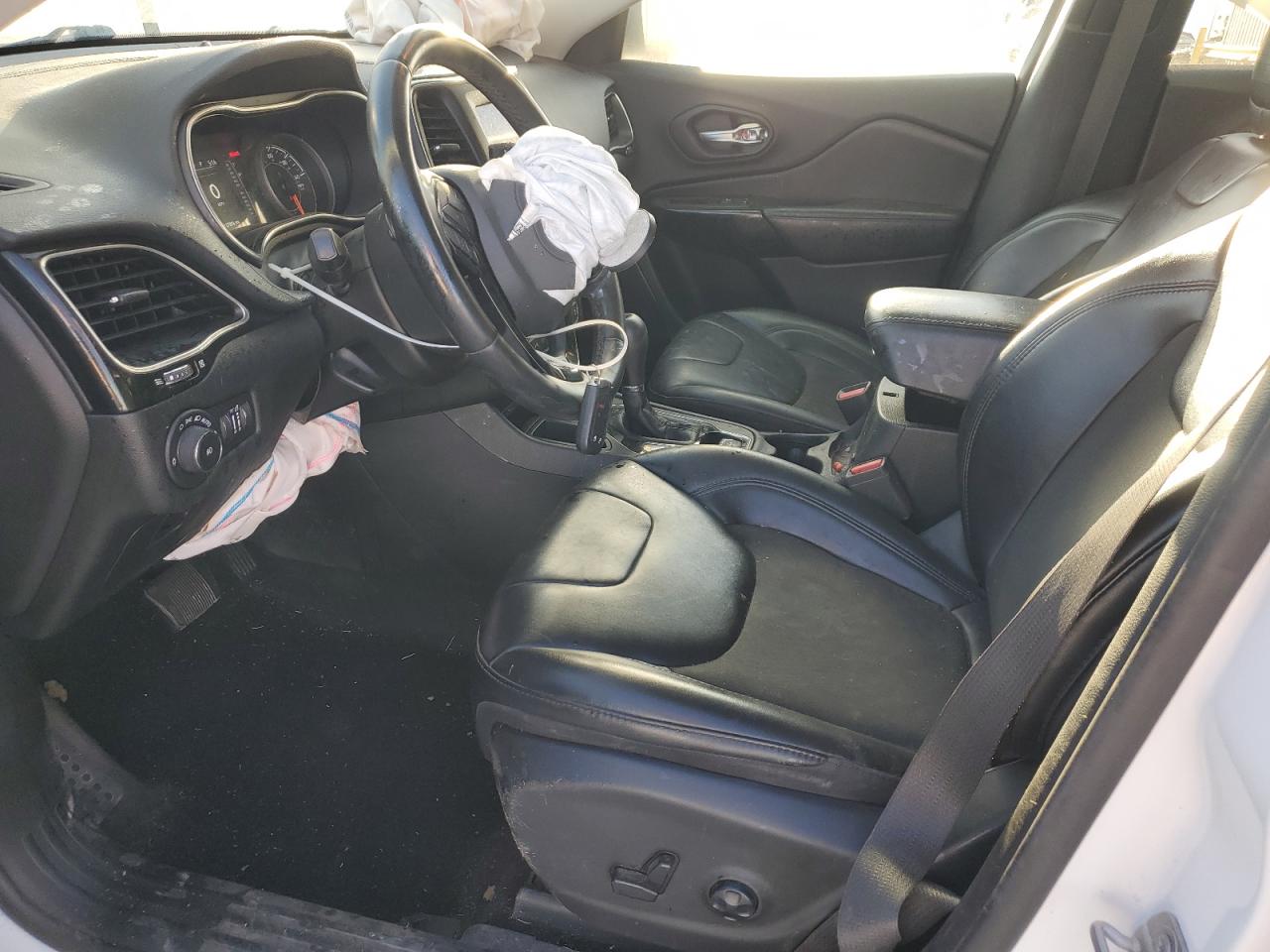 2019 Jeep Cherokee - Image 7