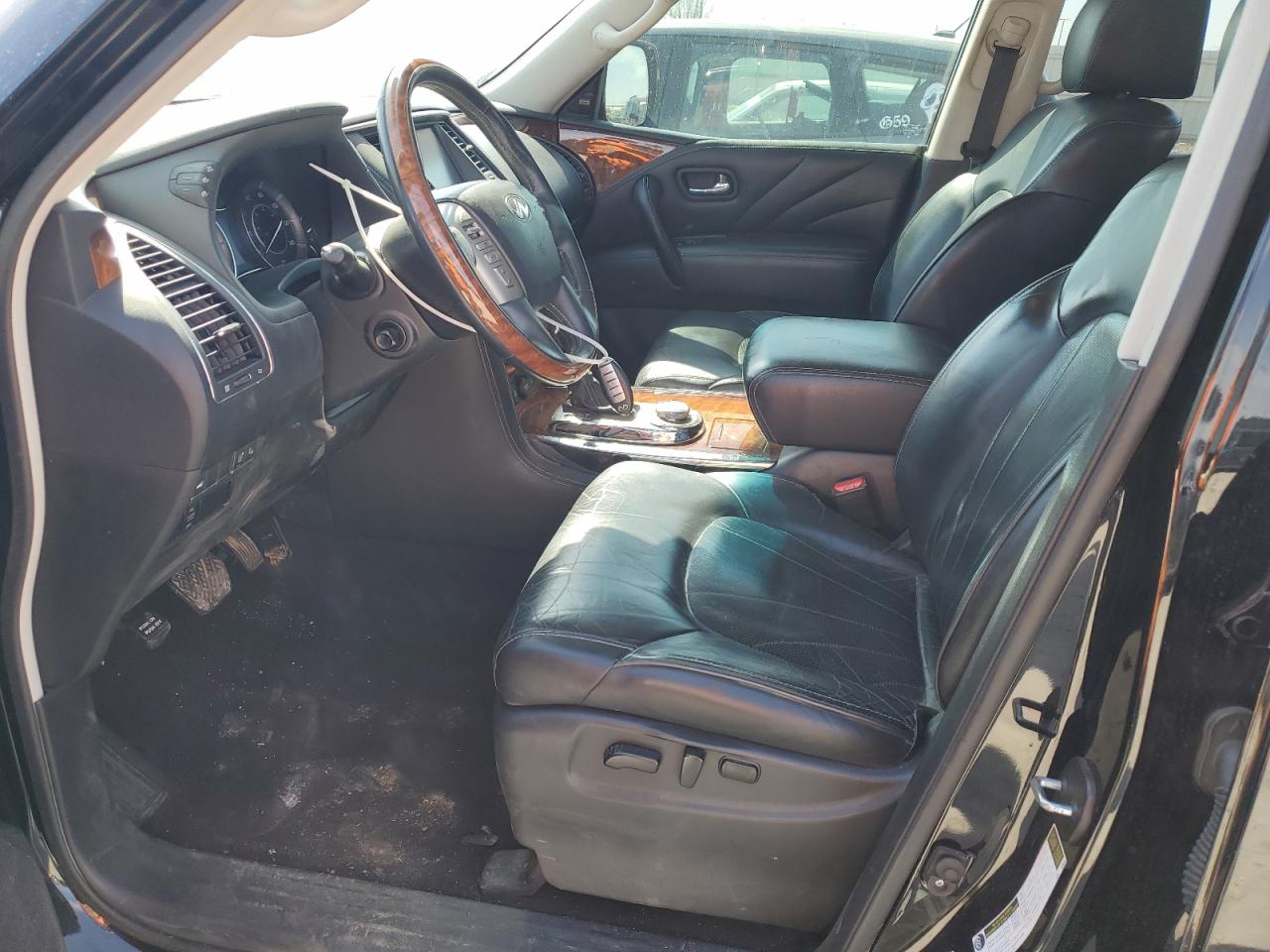 2017 Infiniti QX80 - Image 7