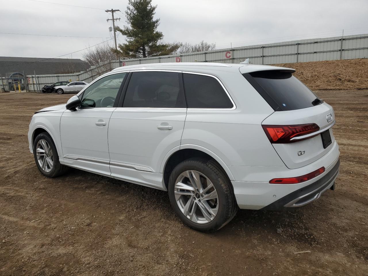 2021 Audi Q7 - Image 2