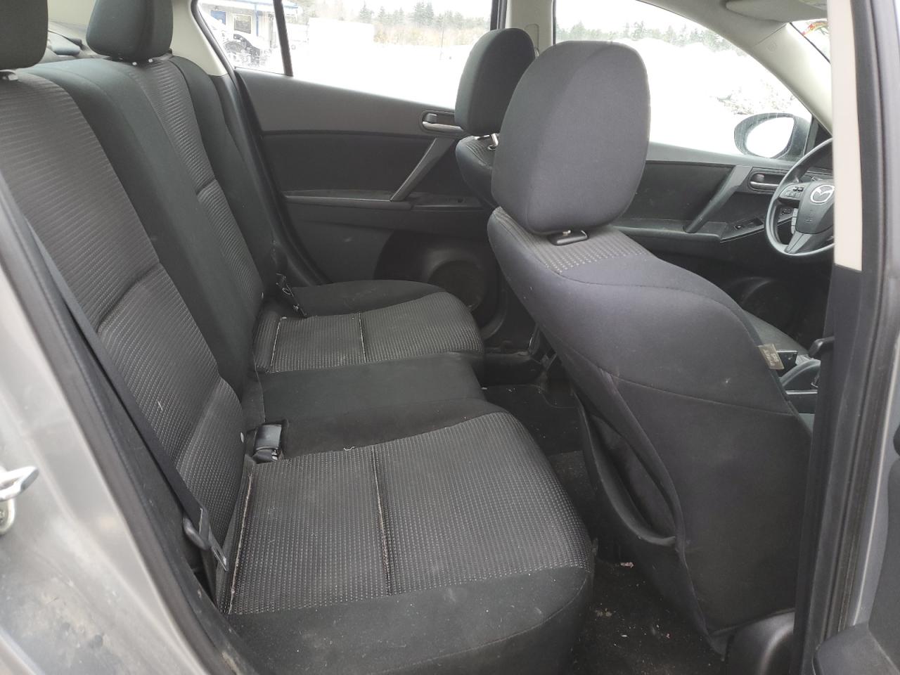 2013 Mazda 3 - Image 10