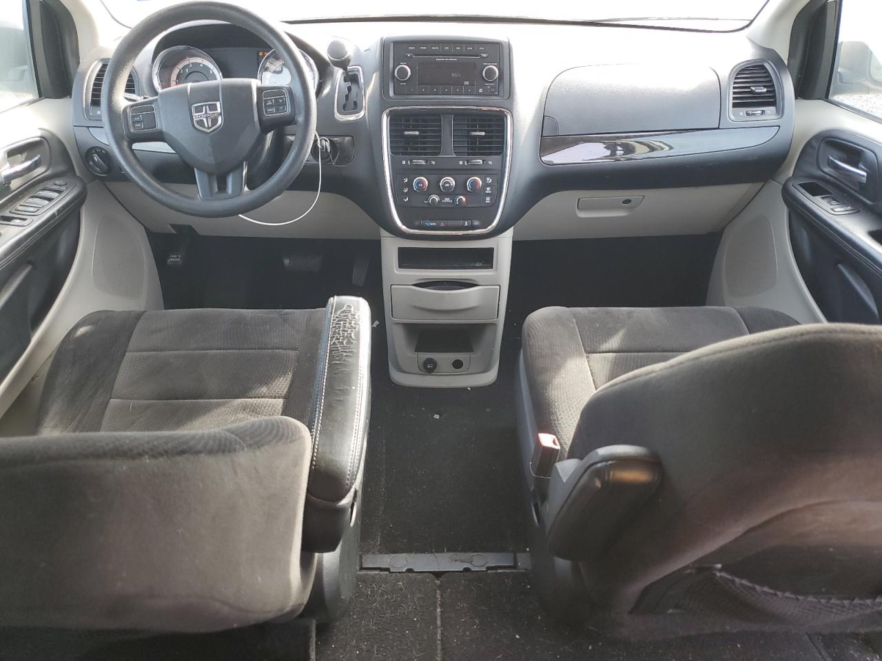 2013 Dodge Caravan - Image 8