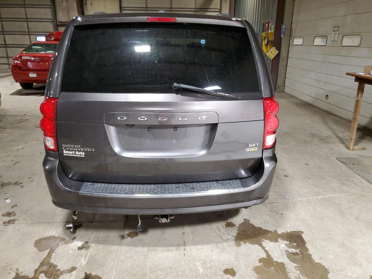 2017 Dodge Caravan - Image 6