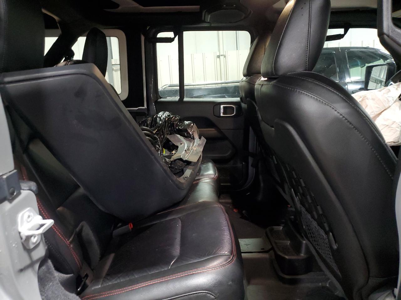2019 Jeep Wrangler - Image 12