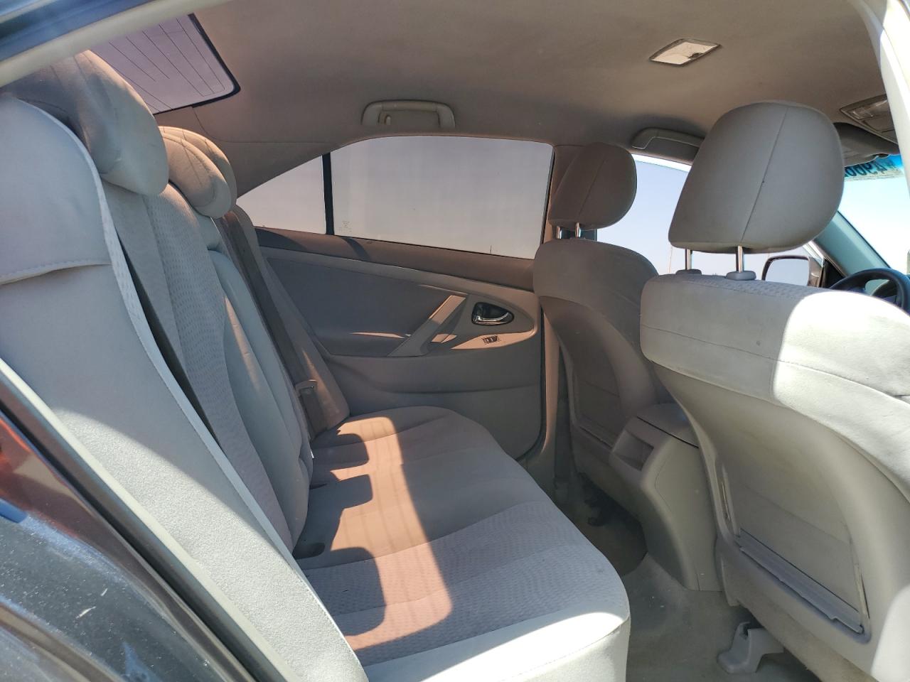 2011 Toyota Camry - Image 10