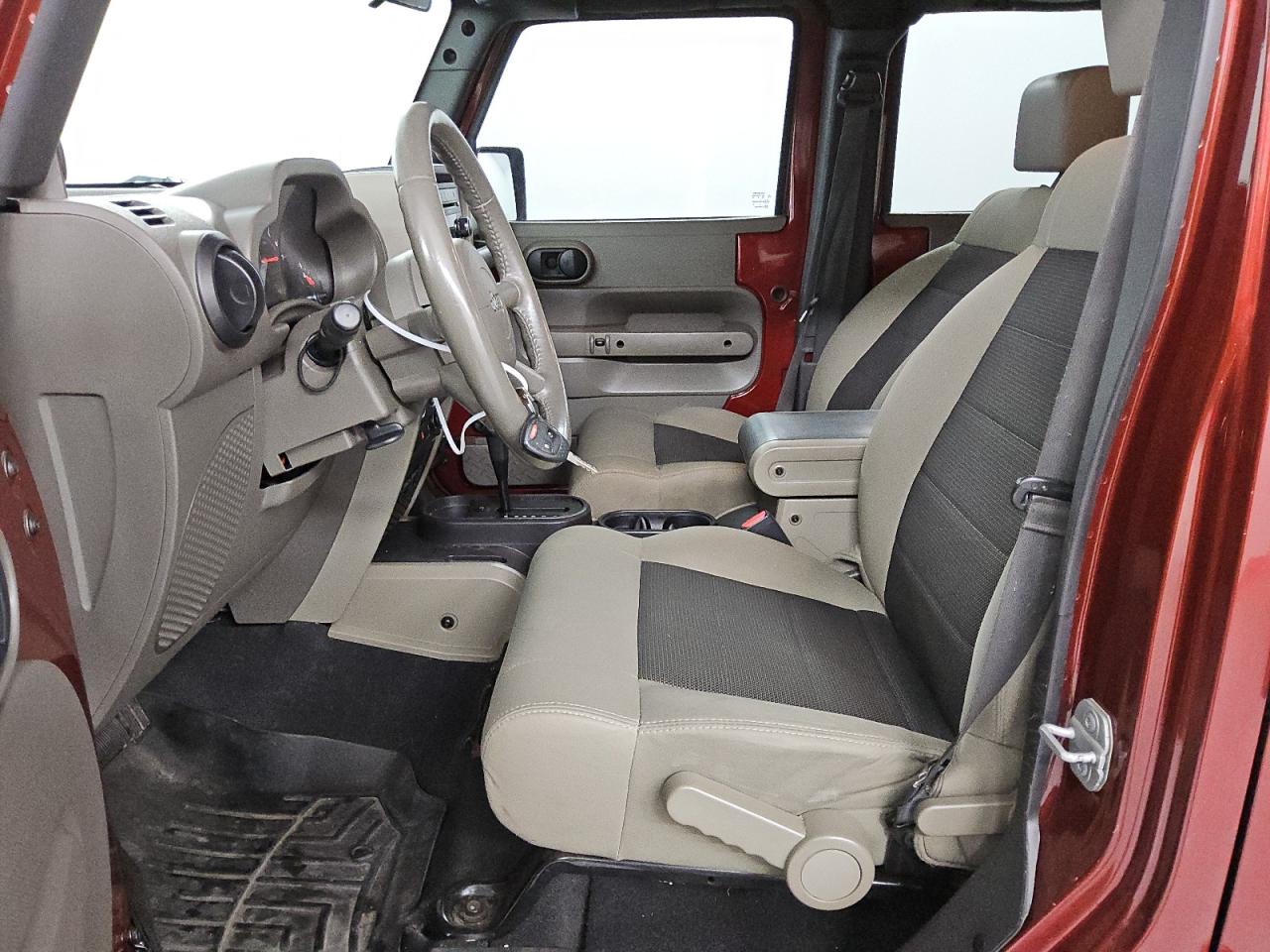 2009 Jeep Wrangler Unlimited X VIN: 1J4GB39119L733864 Lot: 48310425