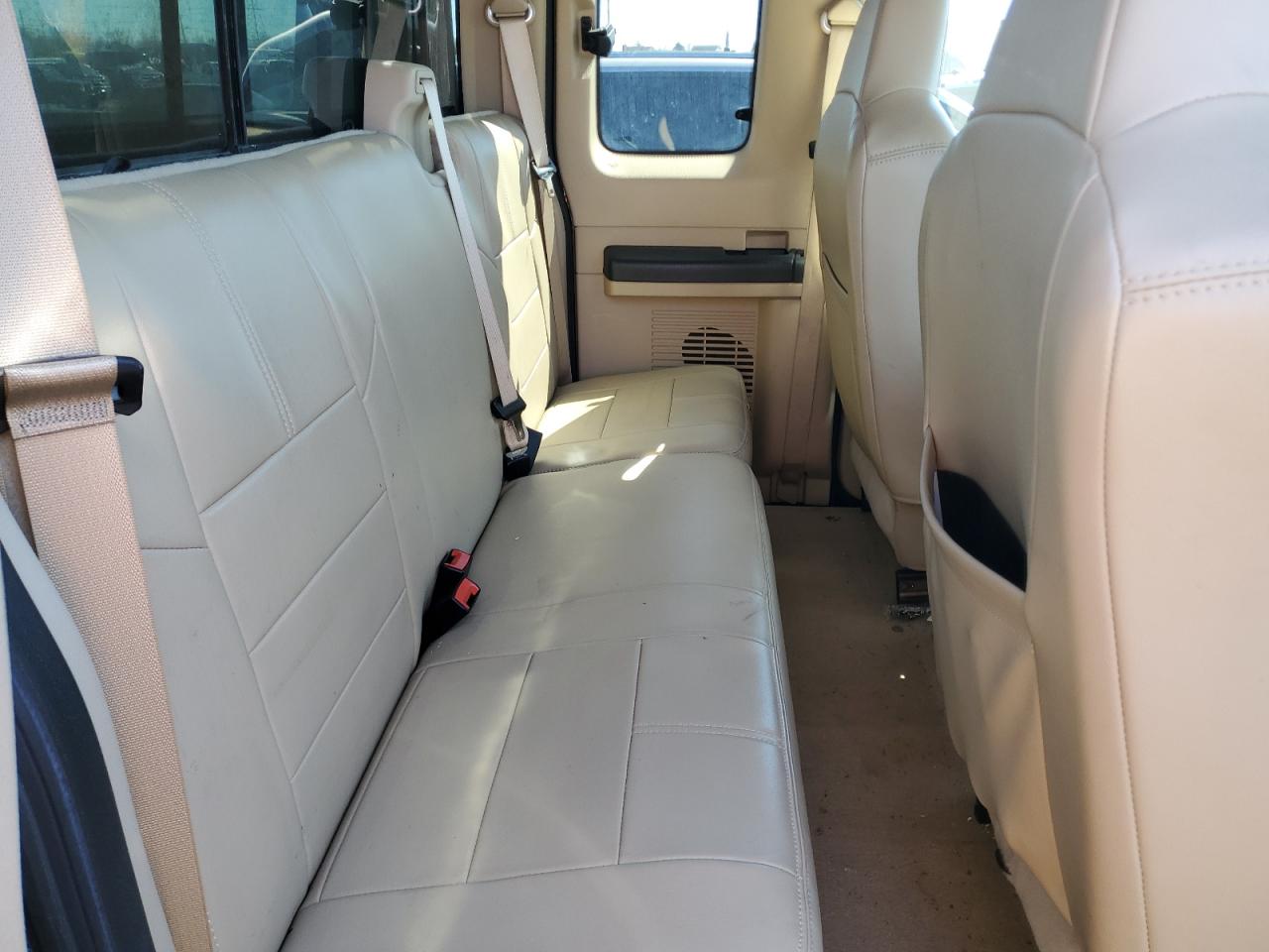 2009 Ford F250 - Image 10