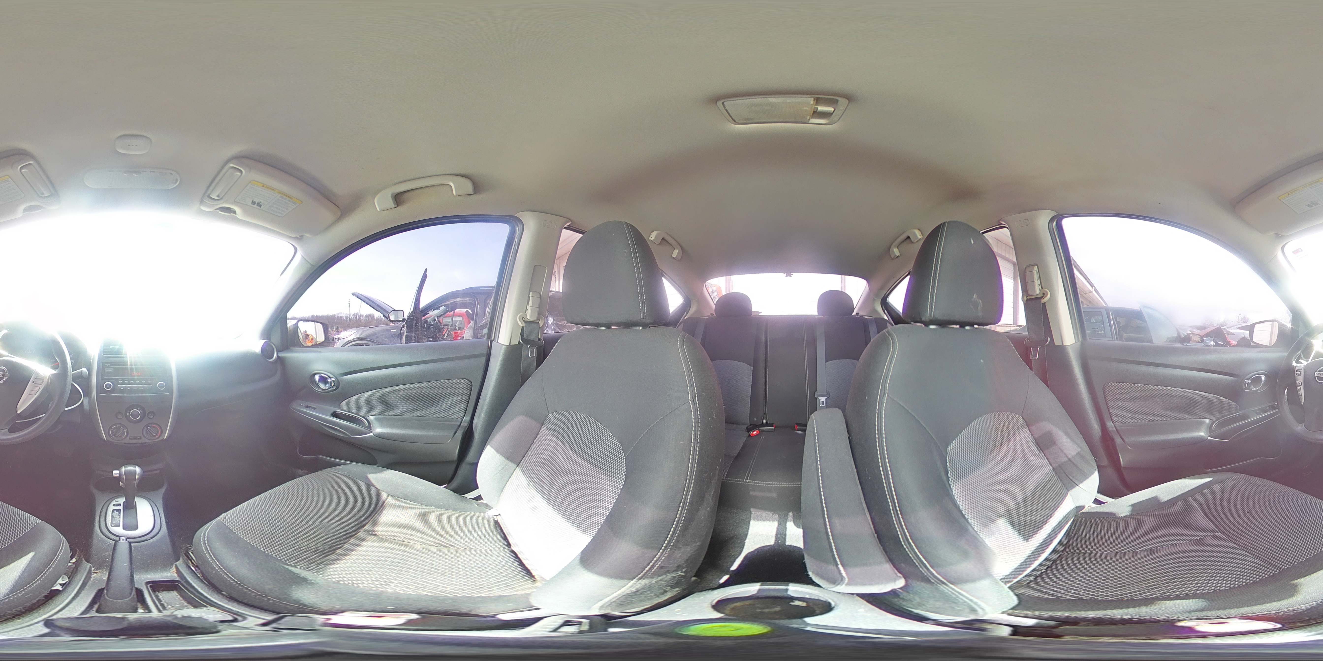 2015 Nissan Versa - Image 12