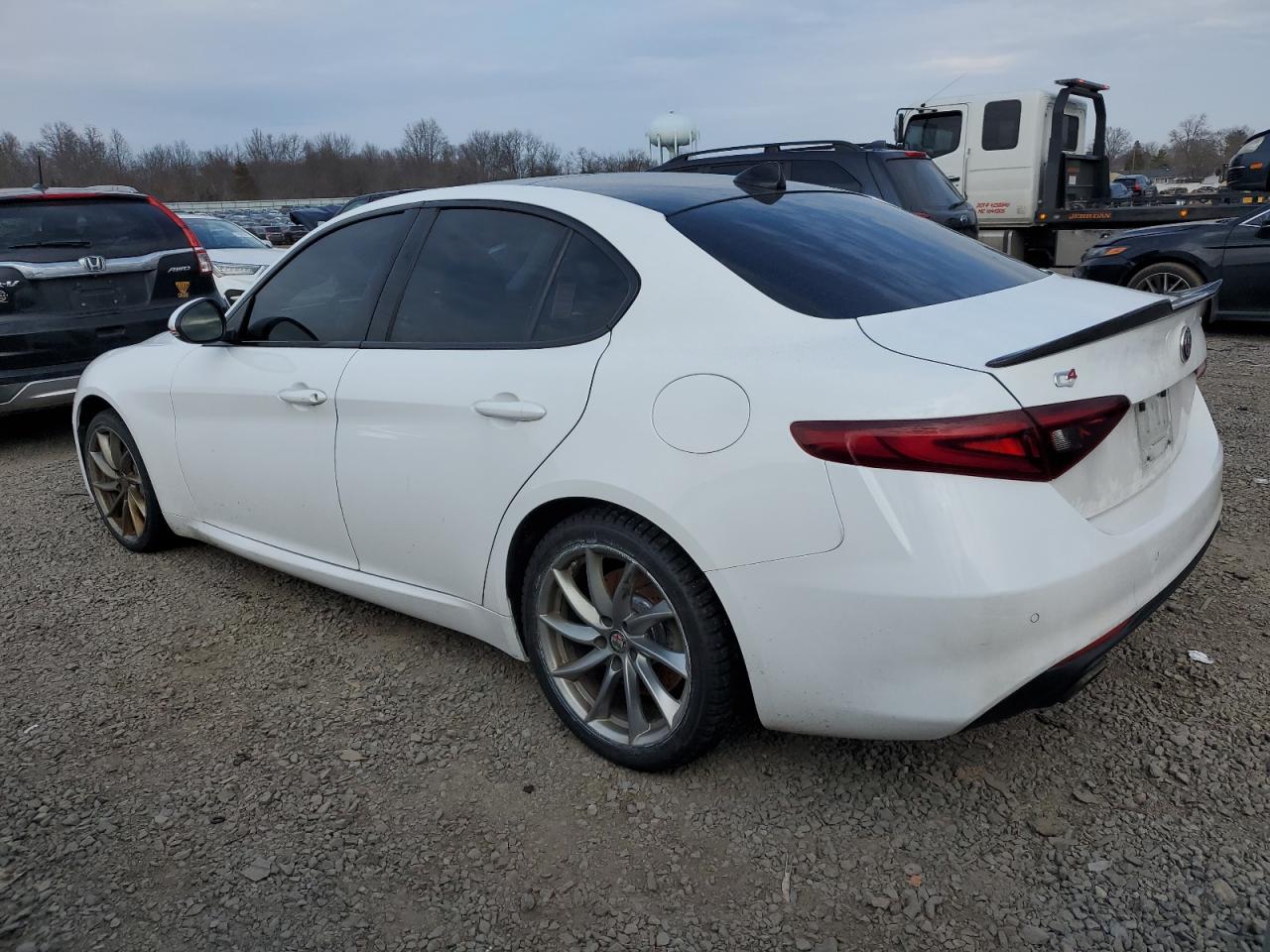 2017 Alfa Romeo Giulia - Image 2
