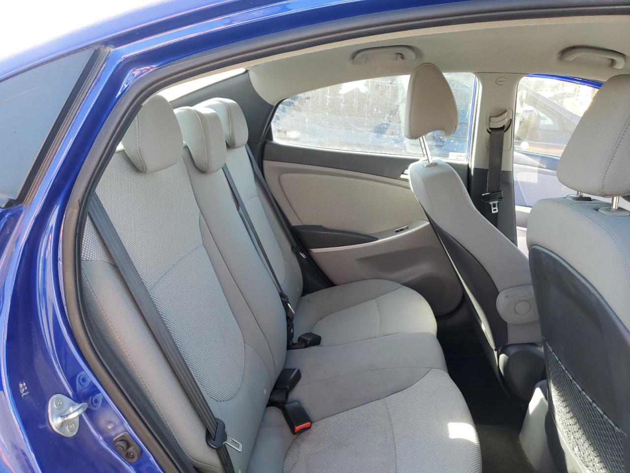 2014 Hyundai Accent - Image 10